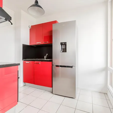 With Balcony Near Paris * Bagnolet