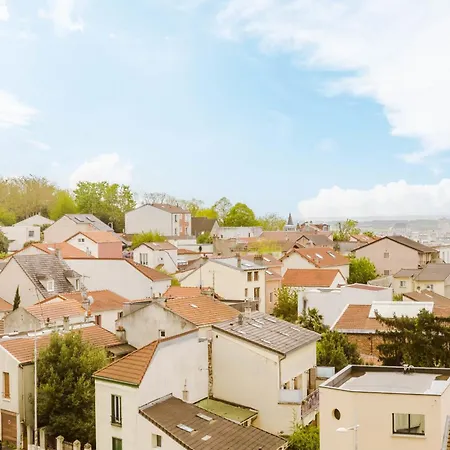 Apartment With Balcony Near Paris Bagnolet