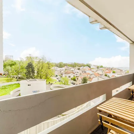 With Balcony Near Paris *